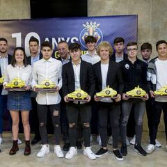 El Villarreal premia a los canteranos que llevan 10 años