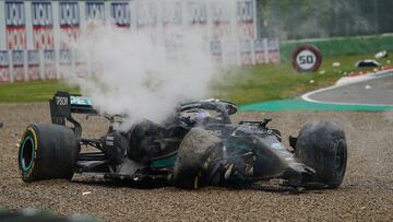 Accidente de Bottas y Russell en &Iacute;mola. F1 2021. 