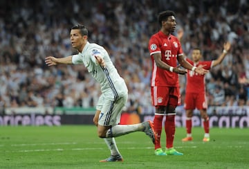 El sorteo de los cuartos de final de la Champions League 2016-2017 deparó al Clásico europeo: Real Madrid vs. Bayern Múnich. En el partido de ida, los pupilos de Zidane ganaron 1-2 con doblete de Cristiano Ronaldo. Fue apenas la segunda victoria de los merengues en la ciudad bávara. La vuelta estuvo plagada de polémicas arbitrales, a favor y en contra de los dos equipos, y terminó con un 4-2 favorable de los de Zi-Zu.