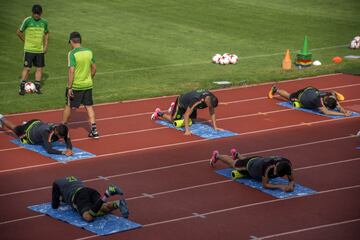 La Selección entrenó en Sumiya arropada por la afición