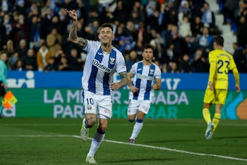 Raba celebra un gol al Villarreal. 
