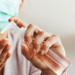 Los dermatólogos avisan de los problemas en la piel derivados de los geles y las mascarillas