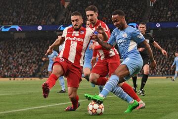 Raheem Sterling con Koke y Šime Vrsaljko.