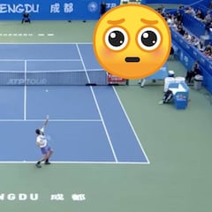 Se lo prometemos, no es fake: impacto mundial con este indescifrable saque de tenis