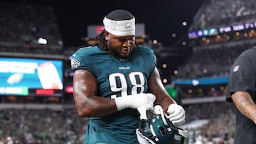 Sep 4, 2025; Philadelphia, Pennsylvania, USA; Philadelphia Eagles defensive tackle Jalen Carter (98) walks off the field after being ejected during the first quarter of the game against the Dallas Cowboys at Lincoln Financial Field. Mandatory Credit: Bill Streicher-Imagn Images