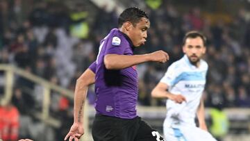 Luis Fernando Muriel durante un partido de la Fiorentina ante Lazio por Serie A.