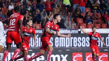 Omar Mendoza celebrates his goal 1-0 of Tijuana during the 1st round match between Tijuana vs Queretaro as part of the Liga BBVA MX, Torneo Apertura 2025 at Caliente Stadium, on July 11, 2025 in Tijuana, Baja California, Mexico