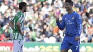 Cristiano Ronaldo celebra su gol al Betis.