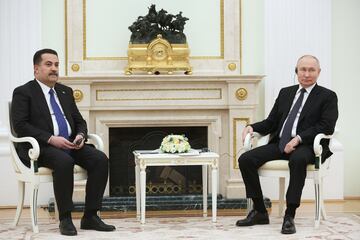 El presidente de Rusia, Vladimir Putin, junto al primer ministro iraquí, Mohammed Shia Al-Sudani