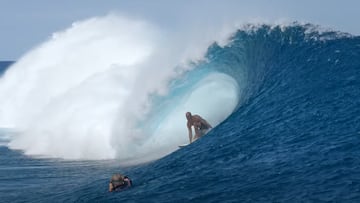 Kelly Slater en Teahupo'o, Tahit¨ª (Polinesia Francesa) a finales de mayo del 2024.