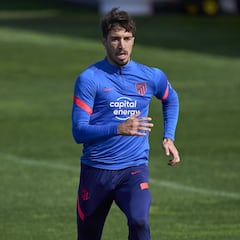 Vrsaljko ya toca balón