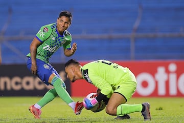 Ruidíaz contra Motagua en la Concachampions 2021.