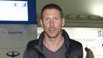 Simeone en el aeropuerto.