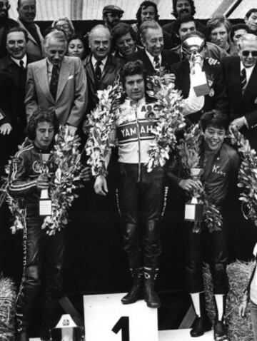 Agostini conquistó su primer título del mundo en 1966. Es el piloto con más títulos en el Campeonato del Mundo con 15. Logró 7 en 350cc entre 1968 y 1974 y ocho en 500cc entre 1966 y 1972 y el de 1975.

