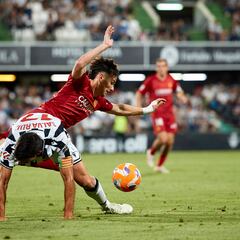 Pau Sans sufre una luxación en el codo izquierdo