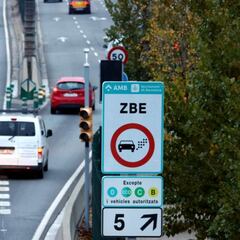 Las ciudades de España en las que no se podrá usar coche con etiqueta A, B y C en 2023