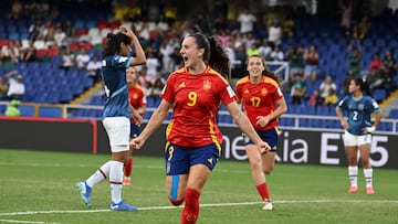 Spain's forward Jone Amezaga (C) celebrates after scoring during the 2024 FIFA U-20 Women's World Cup match between Spain and Paraguay at the Pascual Guerrero stadium in Cali, Colombia, on September 4, 2024. (Photo by JOAQUIN SARMIENTO / AFP)