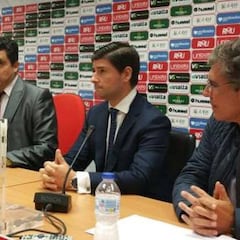 Dimite el presidente del Murcia y el Consejo por los impagos