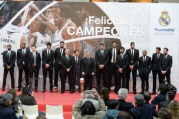 La plantilla del Real Madrid de baloncesto en su visita a la Comunidad.