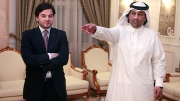 Imagen de Abdullah Al Thani con Abdullah Ghubn durante una entrevista que concedió a As en Doha en 2010.