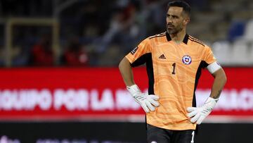 Futbol, Chile vs Ecuador.
 Eliminatorias a Catar 2022.
 El arquero de la seleccion chilena Claudio Bravo es fotografiado durante el partido clasificatorio al mundial de Catar 2022 contra Ecuador disputado en el estadio San Carlos de Apoquindo de Santiago 