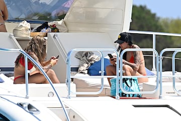 Algunas futbolistas de la selección española están disfrutando de un merecido descanso en las aguas de Ibiza. Alexia Putellas, Jenni Hermoso, Misa Rodríguez... ya están de vacaciones. 