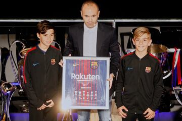 Barcelona pay tribute to Blaugrana legend Iniesta