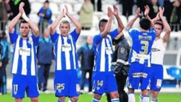 Los jugadores agradeciendo el apoyo a la afición
