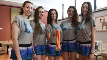 El equipo de rítmica durante una reciente recepción en el CSD.