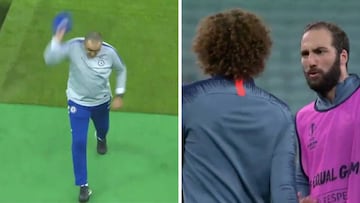 Alta tensión en el Chelsea: Higuaín y David Luiz se 'pican' y... ¡Sarri se va de la sesión!