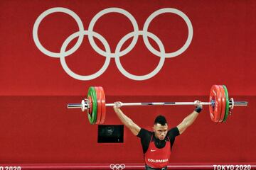 El colombiano ganó el arranque con un total de 151 kilogramos, le sacó seis de ventaja al chino que en el envión levantó 187 kg para superar a Mosquera en el total con 332 kg, uno más que el de Yumbo.