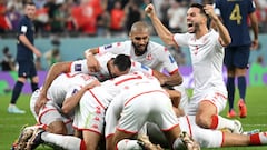 AL RAYYAN, QATAR - NOVEMBER 30: Wahbi Khazri of Tunisia celebrates with teammates after scoring their team's first goal during the FIFA World Cup Qatar 2022 Group D match between Tunisia and France at Education City Stadium on November 30, 2022 in Al Rayyan, Qatar. (Photo by Clive Mason/Getty Images)