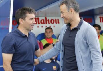 Garitano y Luis Enrique se saludan. 