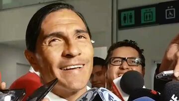 A su llegada a Guadalajara, una peque&ntilde;ita le record&oacute; al t&eacute;cnico de Club Universidad su pasado rojiblanco.