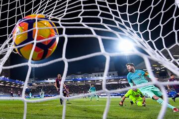 Gol de Lionel Messi al Eibar en Ipurúa a principios de año