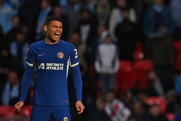 Chelsea's Brazilian defender #06 Thiago Silva gestures during the English FA Cup semi-final football match between Manchester City and Chelsea at Wembley Stadium in north west London on April 20, 2024. (Photo by Glyn KIRK / AFP) / NOT FOR MARKETING OR ADVERTISING USE / RESTRICTED TO EDITORIAL USE