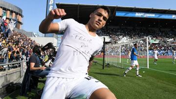 Soccer Football - Serie A - U.S Sassuolo v Inter Milan - Mapei Stadium &ETH; Citta del Tricolore, Reggio Emilia, Italy - October 20, 2019  Inter Milan&#039;s Lautaro Martinez celebrates after the match      REUTERS/Alberto Lingria