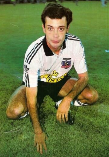 El volante jugó la Copa América de 1991 con Uruguay y al año siguiente firmó por Deportes Temuco.