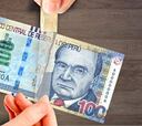 ¿Dónde se pueden cambiar los billetes rotos y cuáles son los requisitos?