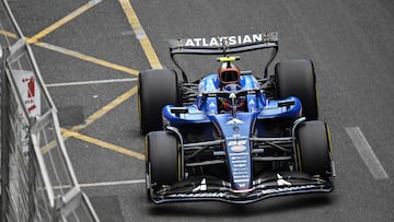 Williams' Spanish driver Carlos Sainz competes during a qualifying session of the Formula One Azerbaijan Grand Prix at the Baku City Circuit in Baku on September 20, 2025. (Photo by Alexander NEMENOV / AFP)
