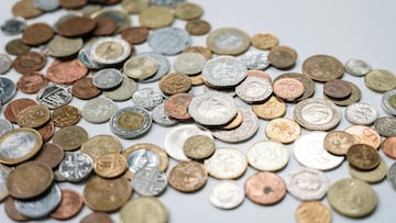 Esta moneda presenta un dibujo estilizado de la Torre Eiffel junto con los anillos olímpicos y el logo de los Juegos Olímpicos de París 2024, lo que pretende simbolizar la unión y el compromiso de la ciudad.