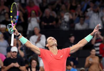 Nadal respira feliz tras su victoria ante el tenista austriaco.