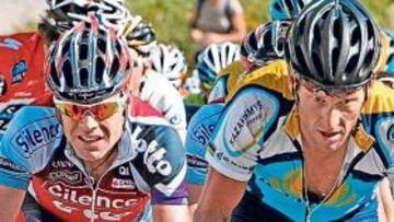 <b>A POR TODAS. </b>Armstrong y Evans, en la ascensión a Arcalís.