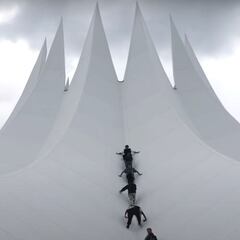 Descubren y conquistan "el tobogán urbano más grande del mundo"