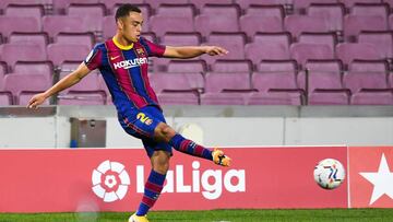 Sergiño Dest makes historic debut with Barcelona