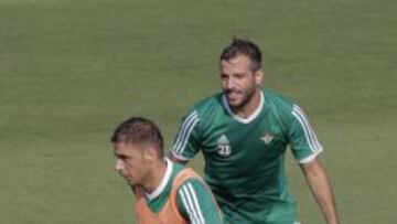 Joaquín en el entrenamiento del Betis