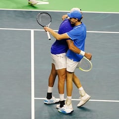 Sinner dobla esfuerzos para rescatar a Italia