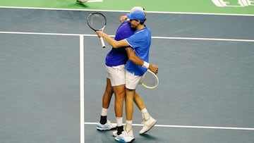 Sinner dobla esfuerzos para rescatar a Italia