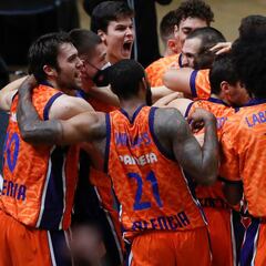 Klemen Prepelic liquida al Efes sobre la bocina