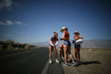 217 km con salida en la Cuenca Badwater (85 m. bajo el nivel del mar) y llegada en el Monte Whitney (4.421 m.) con temperaturas de 49º a la sombra.